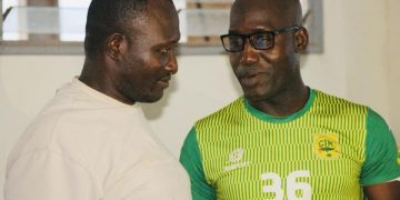 FOOT KAMSAR: LE GÉNÉRAL MATHURIN BANGOURA DONNE DES MOYENS AUX CLUBS INFORMELS