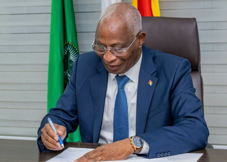 CAN 2032 ET 2036 : LE PREMIER MINISTRE SIGNE OFFICIELLEMENT LA CANDIDATURE DE LA GUINÉE